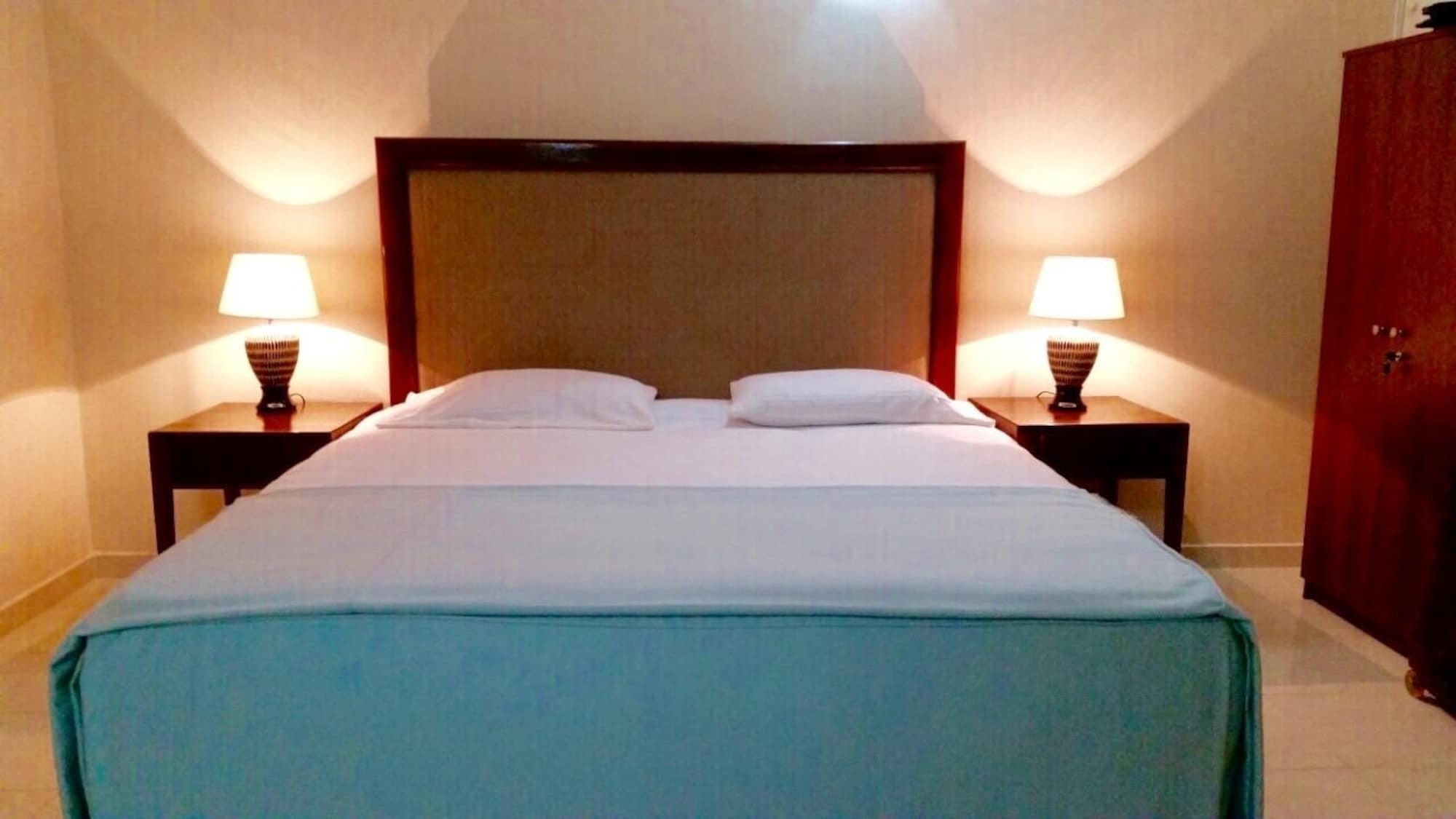 Nalendra Villa - Oceanfront Hikkaduwa Ngoại thất bức ảnh